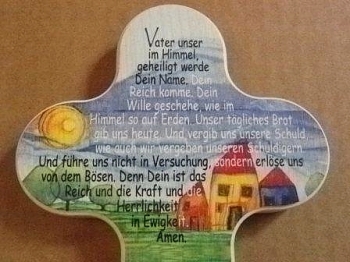 Engel im Kreuz mit Gebet: "Vater unser im Himmel"